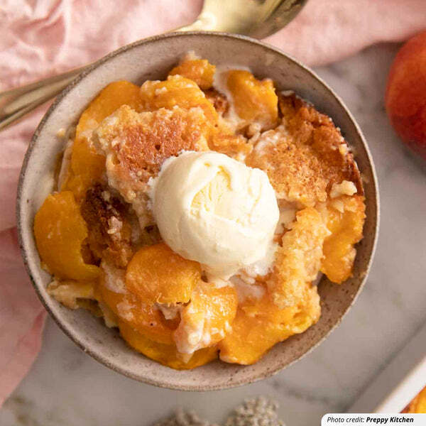 peach-cobbler-with-vanilla-ice-cream-on-top